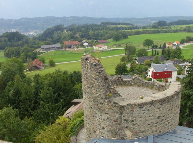 Burg Sommeregg, Seeboden, Austria